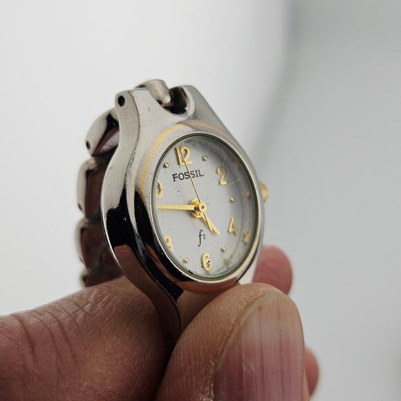 Fossil Women's Simple Everyday Bracelet Watch Silver Tone Classy Basic ES-8826 - Picture 3 of 7